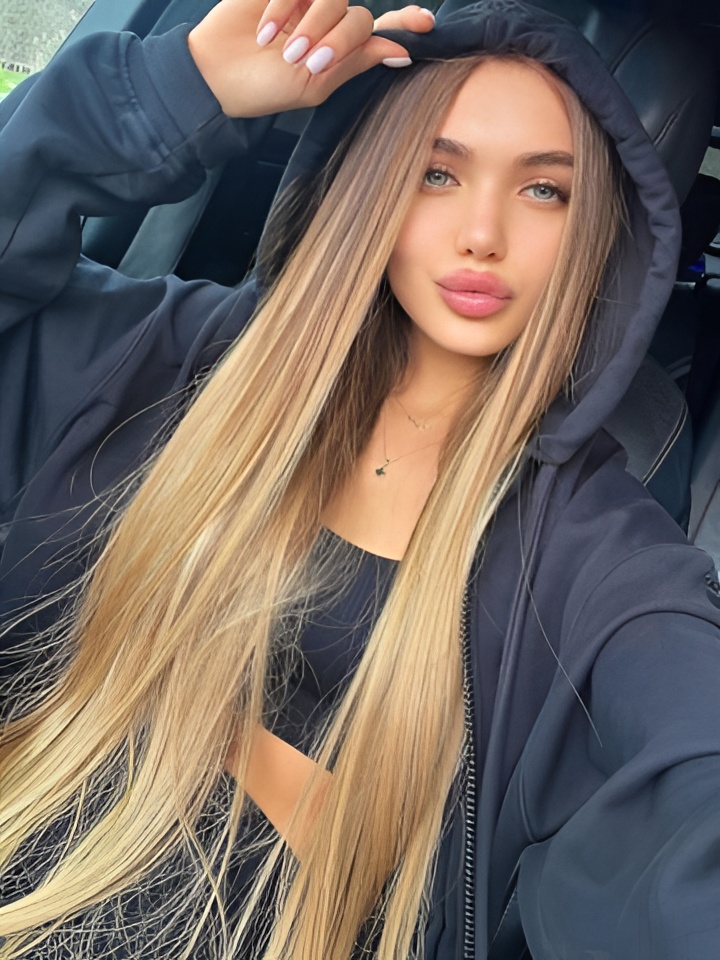 Оксана привлекальеная девушка из Каргат цена от 1500 руб