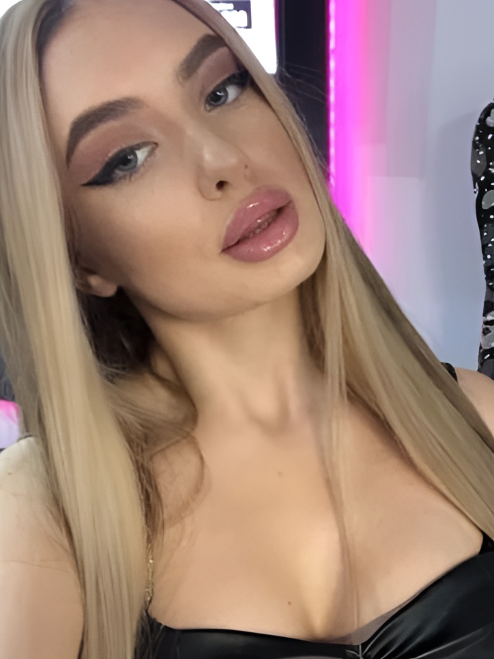 Рената привлекальеная девушка из Каргат цена от 2000 руб