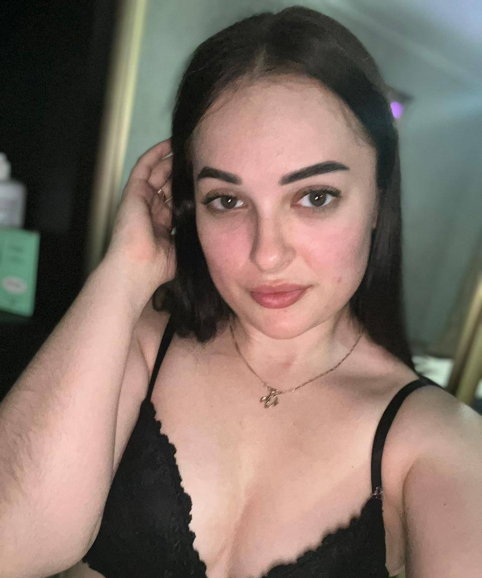 Инна привлекальеная девушка из Каргат цена от 3000 руб