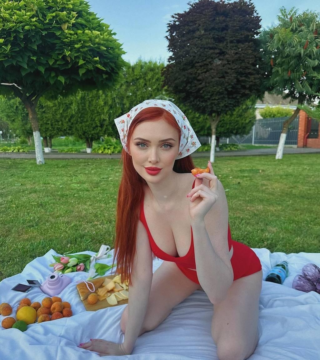 Лена привлекальеная девушка из Каргат цена от 6000 руб