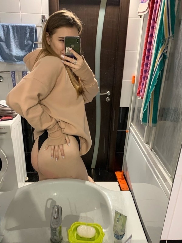 Дашка привлекательная девушка из Каргат цена от 4000 руб