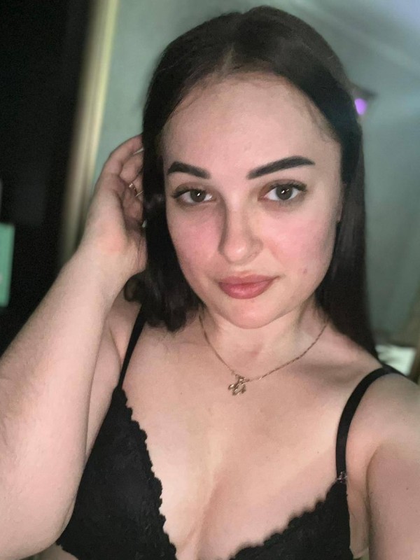 Инна привлекательная девушка из Каргат цена от 3000 руб